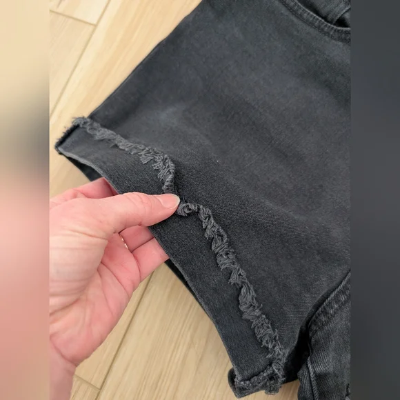 Madewell Women's High Rise Black Denim Shorts - Picture 3 of 11